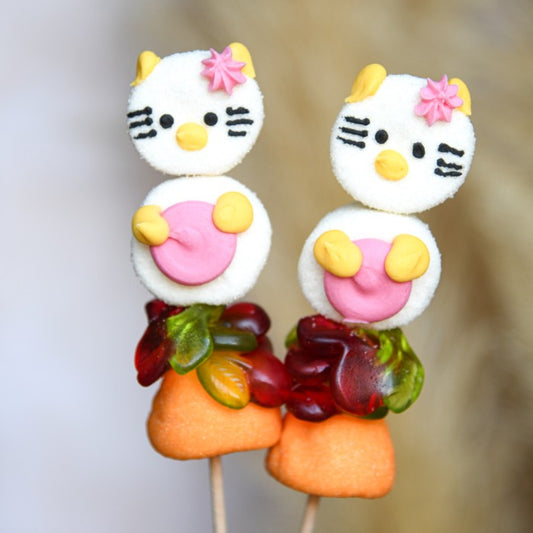 Brochettes de bonbons et guimauve