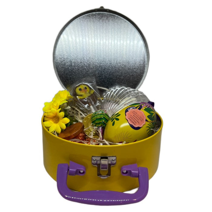 Valises métalliques garnies de chocolats